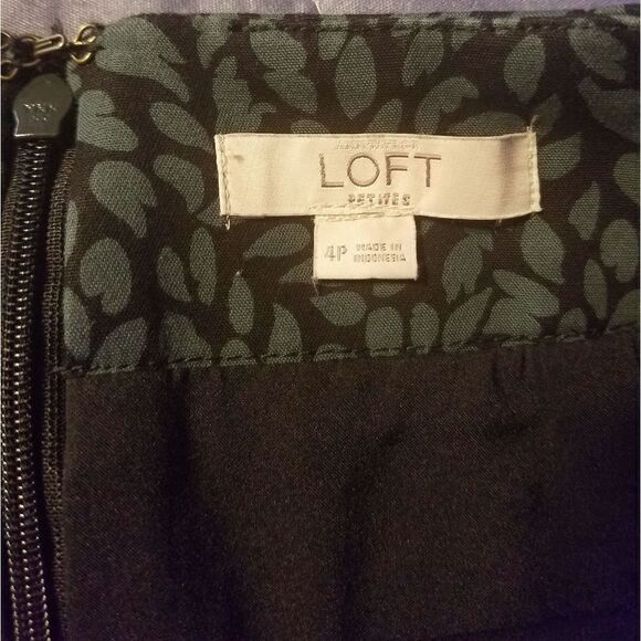 Loft Petite skirt size 4 P - Picture 2 of 5